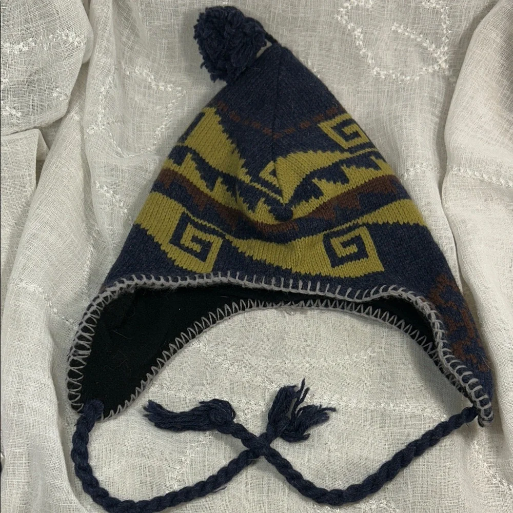 Wool Peruvian hat fully lined inside with fleece